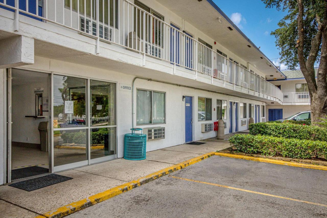 Motel 6-Conroe, Tx Eksteriør billede