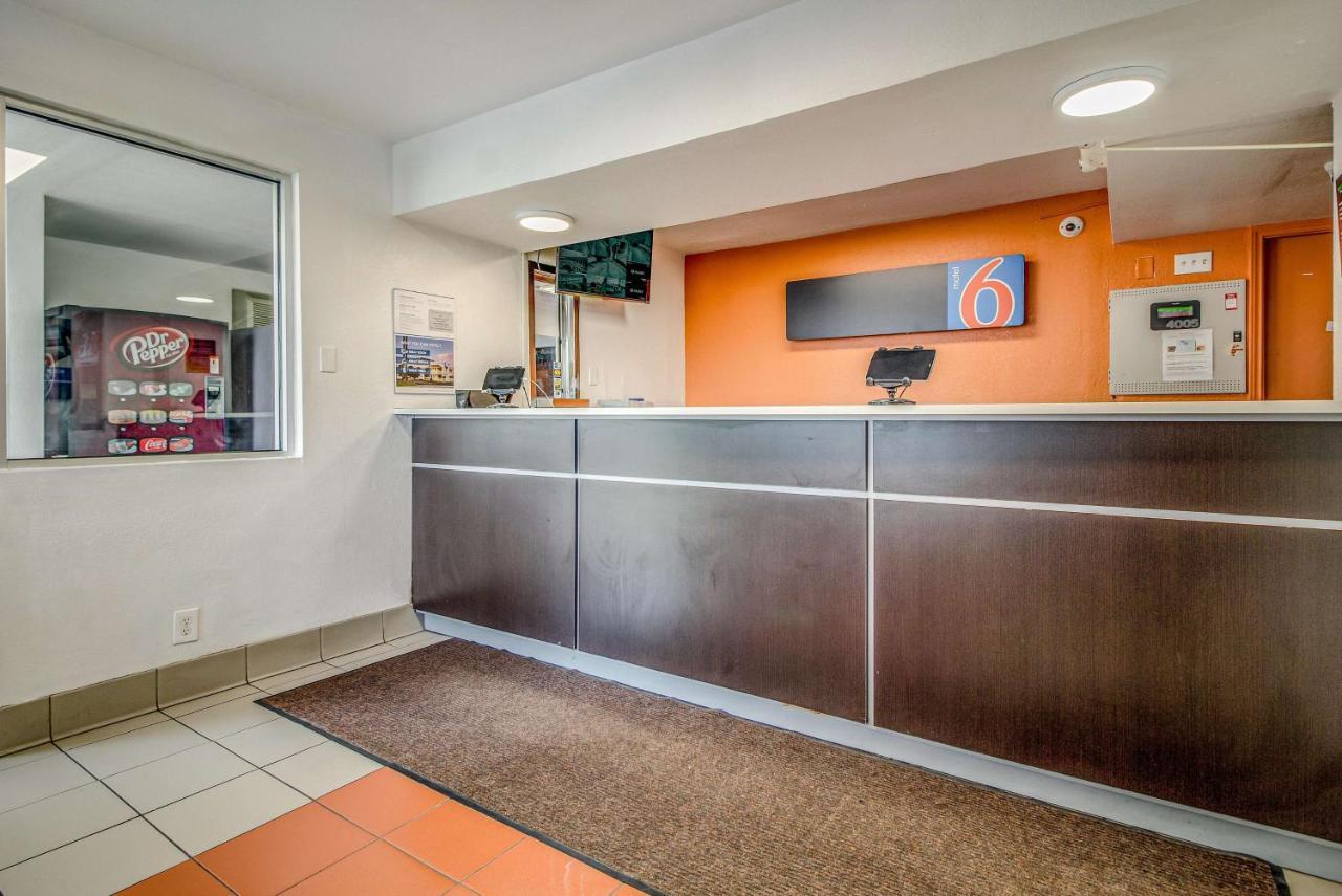 Motel 6-Conroe, Tx Eksteriør billede